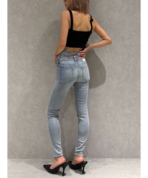 GYDA（ジェイダ）の「【TINY】ハイウエストウエストクロススキニーデニムパンツ（デニムパンツ・レディース・ブラック/ライトブルー/インディゴブルー・SMALL/X-SMALL/MEDIUM）」の12枚目の写真