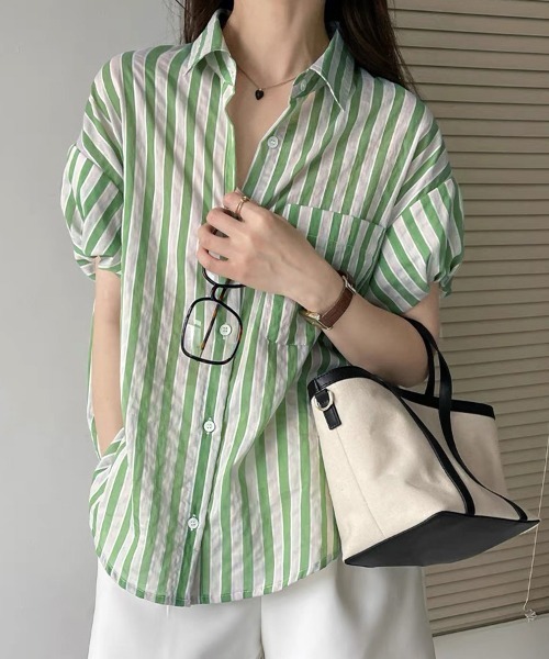 ONEP STAR(ワンピスター)の「ストライプ半袖シャツ(シャツ/ブラウス・レディース・ブラック/グリーン・MEDIUM/LARGE/X-LARGE)」の2枚目の写真