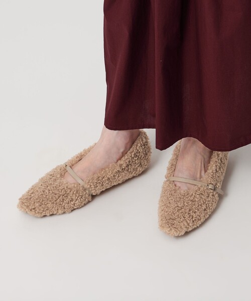 UNITED ARROWS（ユナイテッドアローズ）の「フェイクファー フラットパンプス（パンプス・レディース・ベージュ/ブラック・36/35h/37h/38/36h/37/35）」の3枚目の写真