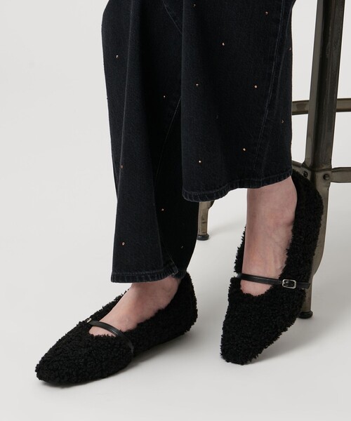 UNITED ARROWS（ユナイテッドアローズ）の「フェイクファー フラットパンプス（パンプス・レディース・ベージュ/ブラック・36/35h/37h/38/36h/37/35）」の4枚目の写真