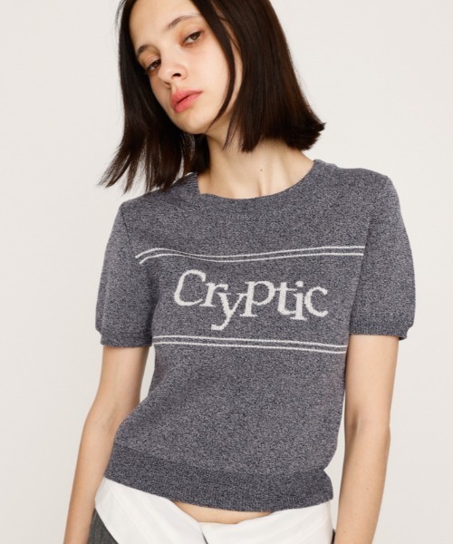 SLY（スライ）の「LOGO JQ SHORT SLEEVE TOPS ロゴ ジャガード ショートスリーブ トップス 秋服 半袖 サマーニット（ニット/セーター・レディース・アイボリー/ブラック/ブルー系その他/ブラウン・FREE）」の4枚目の写真