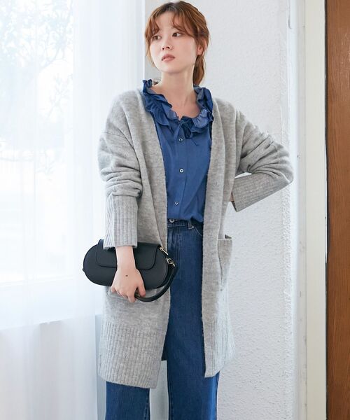 le.coeur blanc（ルクールブラン）の「《WEB限定アイテム》ニュアンスロングカーディガン（カーディガン/ボレロ・レディース・アイボリー/サックスブルー/ライトグレー/ベージュ/ブラック・38）」の4枚目の写真