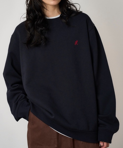 Gramicci(グラミチ)の「ONE POINT CREW SWEATSHIRT|ワンポイントクルースウェットシャツ UNISEX(スウェット・メンズ・ダークネイビー/ダークブラウン系/ヘザーグレー/オレンジ/レッド/ブラック系その他・L/S/XXL/XL/M)」の4枚目の写真