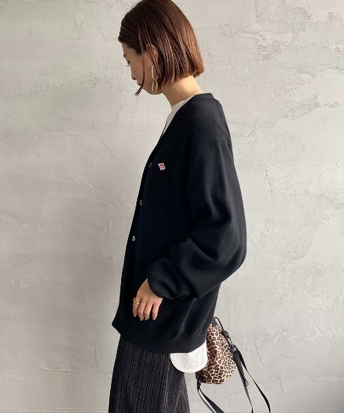 DANTON（ダントン）の「[DANTON/ダントン] ワンポイントロゴ Vネックニットカーディガン（カーディガン/ボレロ・レディース・レッド/ライトグレー/グレイッシュベージュ/ブラック・42/40）」の17枚目の写真