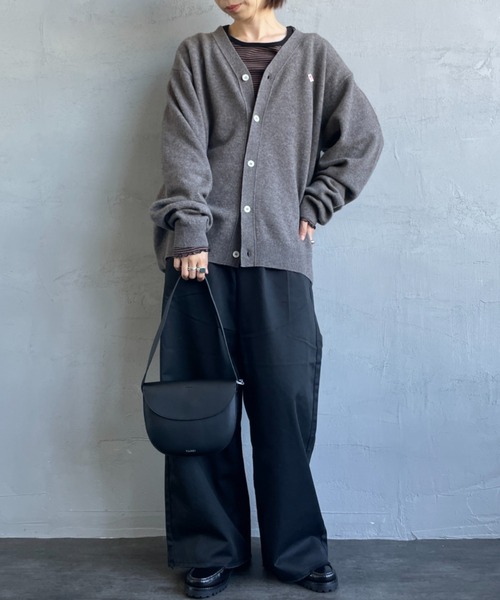 DANTON（ダントン）の「[DANTON/ダントン] ワンポイントロゴ Vネックニットカーディガン（カーディガン/ボレロ・レディース・レッド/ライトグレー/グレイッシュベージュ/ブラック・42/40）」の8枚目の写真