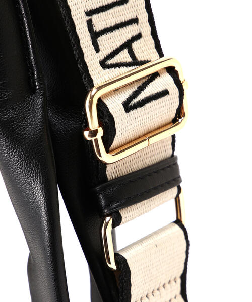 NATURAL BEAUTY BASIC(ナチュラルビューティーベーシック)の「◇ギャザリングフェイクレザー2wayトートバッグ(トートバッグ・レディース・ブラック/キャメル・フリ-)」の7枚目の写真