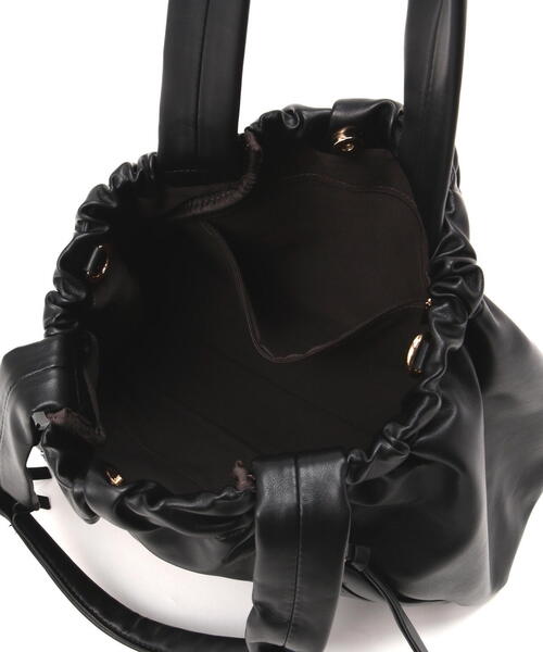 NATURAL BEAUTY BASIC(ナチュラルビューティーベーシック)の「◇ギャザリングフェイクレザー2wayトートバッグ(トートバッグ・レディース・ブラック/キャメル・フリ-)」の11枚目の写真