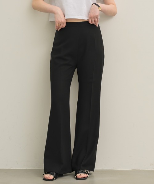 NEUNA(ヌナ)の「フレアラインパンツ(スラックス・レディース・アイボリー/ブラック・SMALL/MEDIUM/LARGE)」の6枚目の写真