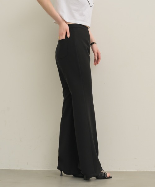 NEUNA(ヌナ)の「フレアラインパンツ(スラックス・レディース・アイボリー/ブラック・SMALL/MEDIUM/LARGE)」の9枚目の写真