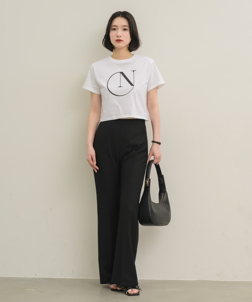 NEUNA(ヌナ)の「フレアラインパンツ(スラックス・レディース・アイボリー/ブラック・SMALL/MEDIUM/LARGE)」の21枚目の写真