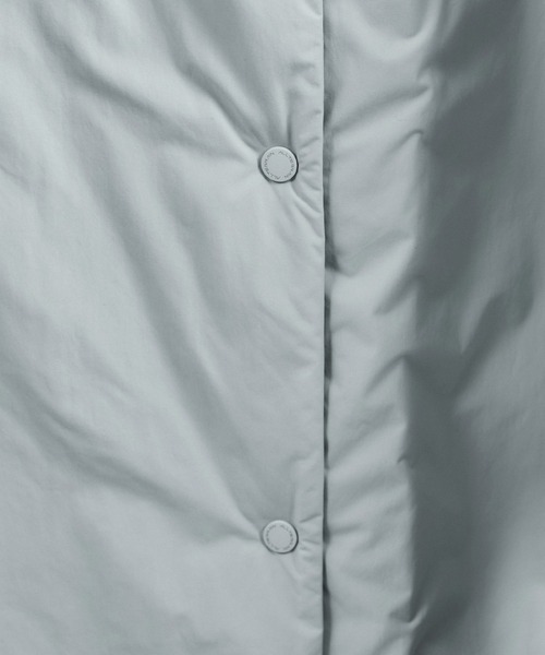 DESCENTE ALLTERRAIN（デサント　オルテライン）の「【DESCENTE ALLTERRAIN（デサントオルテライン）】別注ステンカラーパフコート（ダウンジャケット/コート・レディース・ブラック系その他/ライトグレー・FREE）」の6枚目の写真