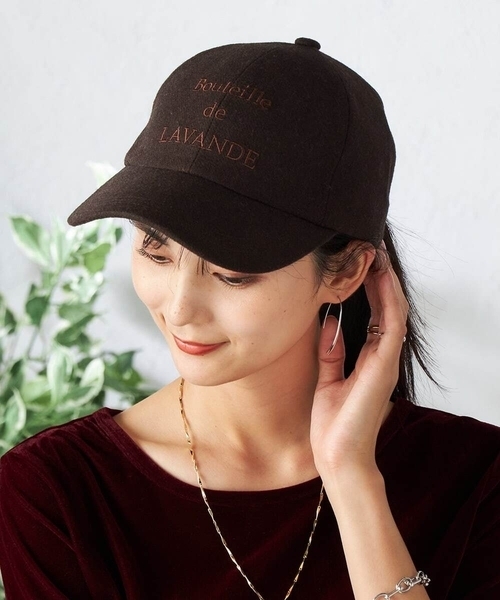 a.v.v(アーヴェヴェ)の「刺繍ロゴフランネルキャップ(キャップ・レディース・ブラウン/グレー/チャコールグレー・38)」の3枚目の写真
