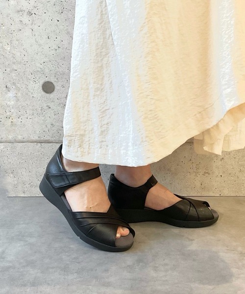 日本製／本革／軽量／3E幅】ふかふかポコポコインソール クロスバー