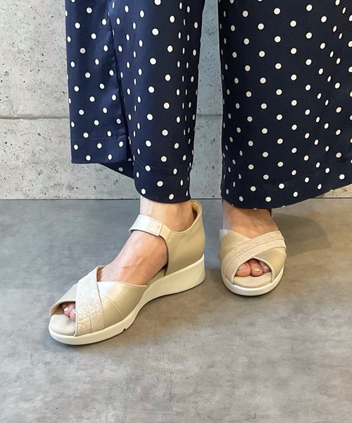 日本製／本革／軽量／3E幅】ふかふかポコポコインソール クロスバー