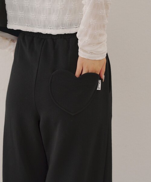 Another Branch olive des olive（アナザーブランチオリーブデオリーブ）の「ハートポケットスウェットバレルパンツ（スウェットパンツ・レディース・ブラック/ピンク/アイボリー/トップグレー・FREE）」の13枚目の写真