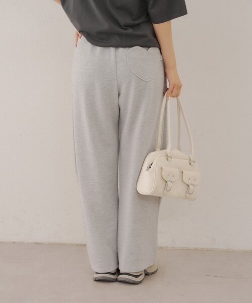 Another Branch olive des olive（アナザーブランチオリーブデオリーブ）の「ハートポケットスウェットバレルパンツ（スウェットパンツ・レディース・ブラック/ピンク/アイボリー/トップグレー・FREE）」の19枚目の写真