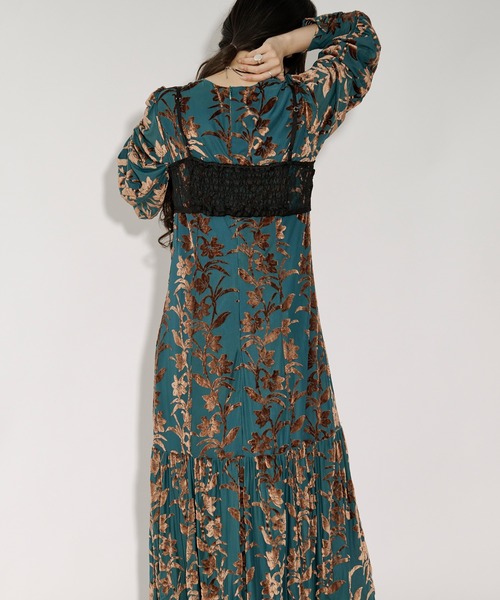 Ezick（エジック）の「opal velours dress フラワーベロアドレス