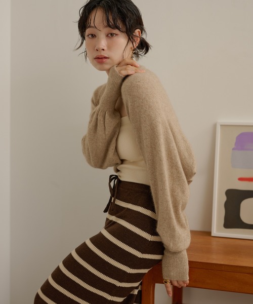 LAULEN（ローレン）の「wool blend short bolero cardigan /ウールブレンドショートボレロカーディガン（カーディガン/ボレロ・レディース・ブラック/グレー/ベージュ・FREE）」の4枚目の写真