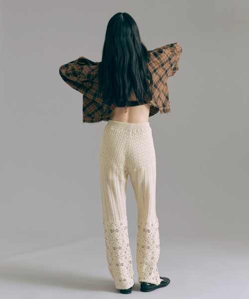 EN NEUME(エンノイム)の「Crochet Knit Pants(その他パンツ・レディース・ブラウン/ブルー/アイボリー・1/0)」の5枚目の写真