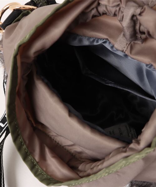 Re Fiina(フィーナ)の「バケツ型ファーBAG(ショルダーバッグ・レディース・ベージュ/チャコールグレー/ブラック/アイボリー・FREE)」の5枚目の写真