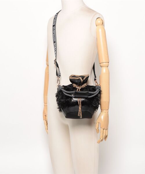 Re Fiina(フィーナ)の「バケツ型ファーBAG(ショルダーバッグ・レディース・ベージュ/チャコールグレー/ブラック/アイボリー・FREE)」の7枚目の写真