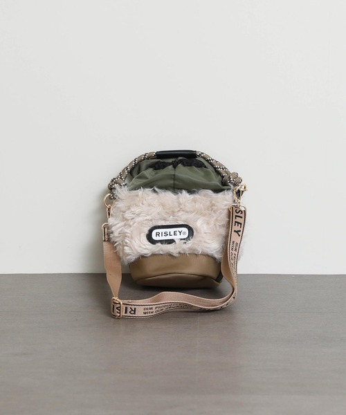 Re Fiina(フィーナ)の「バケツ型ファーBAG(ショルダーバッグ・レディース・ベージュ/チャコールグレー/ブラック/アイボリー・FREE)」の4枚目の写真