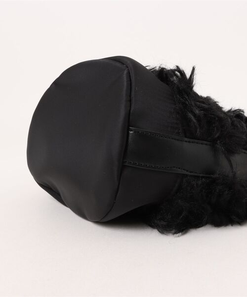 Re Fiina(フィーナ)の「バケツ型ファーBAG(ショルダーバッグ・レディース・ベージュ/チャコールグレー/ブラック/アイボリー・FREE)」の12枚目の写真