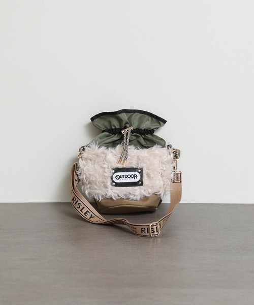 Re Fiina(フィーナ)の「バケツ型ファーBAG(ショルダーバッグ・レディース・ベージュ/チャコールグレー/ブラック/アイボリー・FREE)」の16枚目の写真