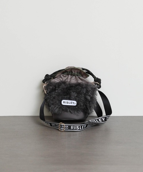 Re Fiina(フィーナ)の「バケツ型ファーBAG(ショルダーバッグ・レディース・ベージュ/チャコールグレー/ブラック/アイボリー・FREE)」の11枚目の写真