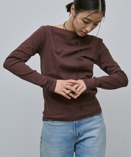 AIC.（エーアイシー）の「【ロングセラー】ボートネックロングスリーブトップス（Tシャツ/カットソー・レディース・オフホワイト/グレイッシュベージュ/ネイビー/ブラック/ダークグレー/ブラウン/グレー・FREE）」の5枚目の写真
