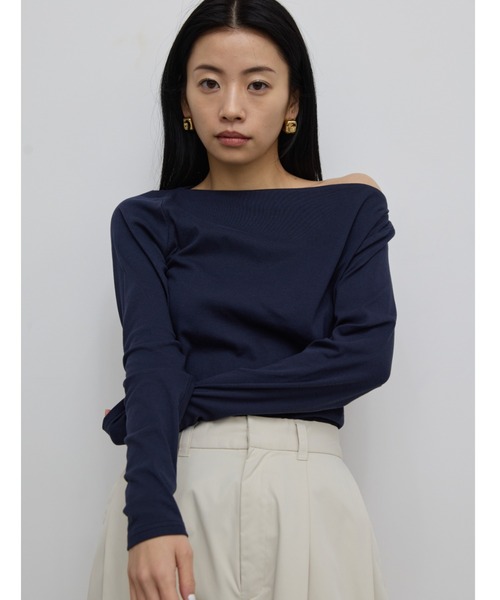 AIC.（エーアイシー）の「【ロングセラー】ボートネックロングスリーブトップス（Tシャツ/カットソー・レディース・オフホワイト/グレイッシュベージュ/ネイビー/ブラック/ダークグレー/ブラウン/グレー・FREE）」の9枚目の写真