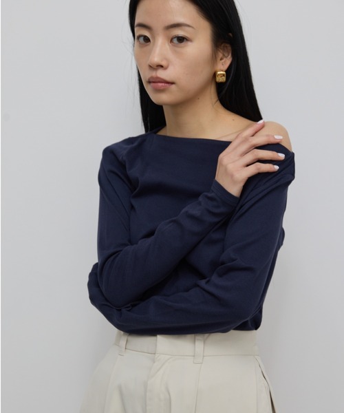 AIC.（エーアイシー）の「【ロングセラー】ボートネックロングスリーブトップス（Tシャツ/カットソー・レディース・オフホワイト/グレイッシュベージュ/ネイビー/ブラック/ダークグレー/ブラウン/グレー・FREE）」の11枚目の写真
