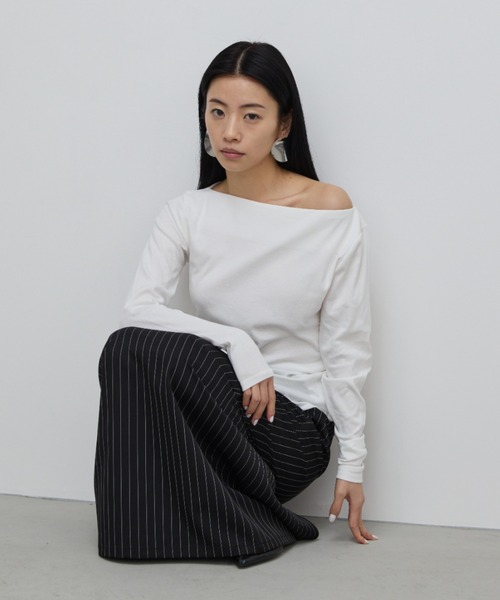 AIC.（エーアイシー）の「【ロングセラー】ボートネックロングスリーブトップス（Tシャツ/カットソー・レディース・オフホワイト/グレイッシュベージュ/ネイビー/ブラック/ダークグレー/ブラウン/グレー・FREE）」の17枚目の写真