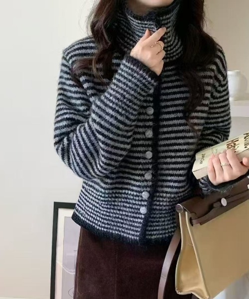 Aelina(エリナ)の「ボーダー柄ニットカーディガン(カーディガン/ボレロ・レディース・ブラック/ブラウン・F)」の2枚目の写真