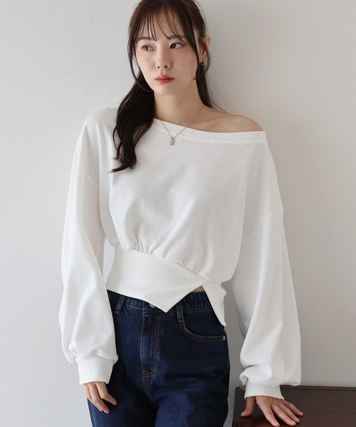 BLUEEAST（ブルーイースト）の「《新色追加》オフショルダースウェット（スウェット・レディース・ホワイト/グレー/ブラック/アイボリー/ピンクベージュ・MEDIUM）」の6枚目の写真