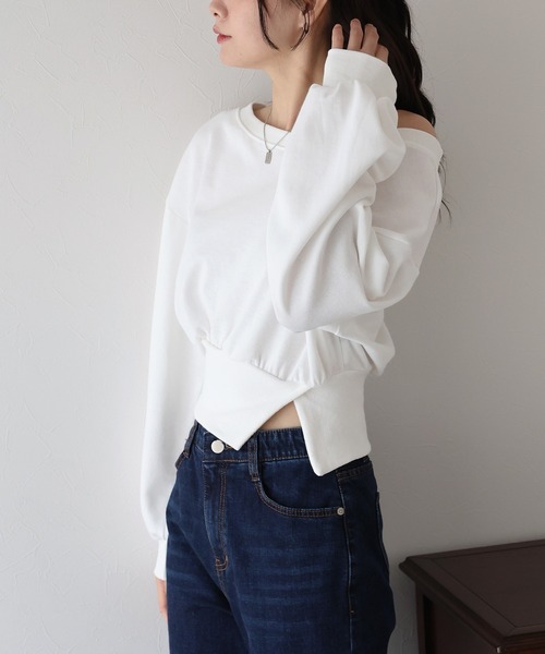 BLUEEAST（ブルーイースト）の「《新色追加》オフショルダースウェット（スウェット・レディース・ホワイト/グレー/ブラック/アイボリー/ピンクベージュ・MEDIUM）」の8枚目の写真