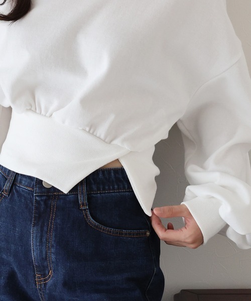 BLUEEAST（ブルーイースト）の「《新色追加》オフショルダースウェット（スウェット・レディース・ホワイト/グレー/ブラック/アイボリー/ピンクベージュ・MEDIUM）」の11枚目の写真