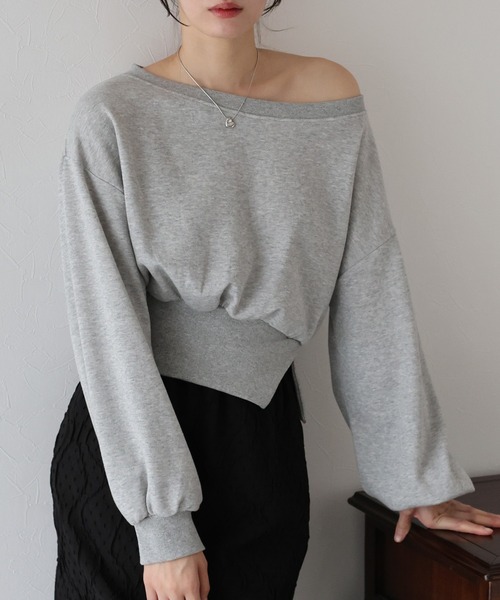 BLUEEAST（ブルーイースト）の「《新色追加》オフショルダースウェット（スウェット・レディース・ホワイト/グレー/ブラック/アイボリー/ピンクベージュ・MEDIUM）」の16枚目の写真