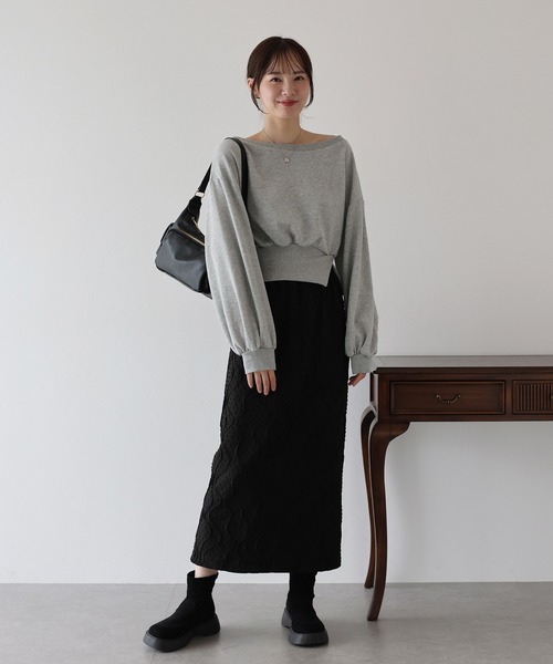 BLUEEAST（ブルーイースト）の「《新色追加》オフショルダースウェット（スウェット・レディース・ホワイト/グレー/ブラック/アイボリー/ピンクベージュ・MEDIUM）」の19枚目の写真