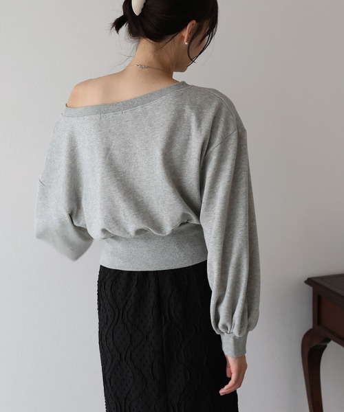 BLUEEAST（ブルーイースト）の「《新色追加》オフショルダースウェット（スウェット・レディース・ホワイト/グレー/ブラック/アイボリー/ピンクベージュ・MEDIUM）」の18枚目の写真