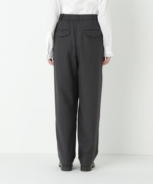 human woman（ヒューマンウーマン）の「◆先染めチェックタックセミワイドパンツ（その他パンツ・レディース・チャコールグレー/グリーン系その他4・MEDIUM/SMALL/LARGE）」の14枚目の写真
