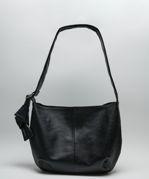 ONE.(ワンドット)の「【ONE.ワンドット】 Large Shoulder Bag / 撥水レザー(ショルダーバッグ・メンズ・ブラック・FREE)」の12枚目の写真