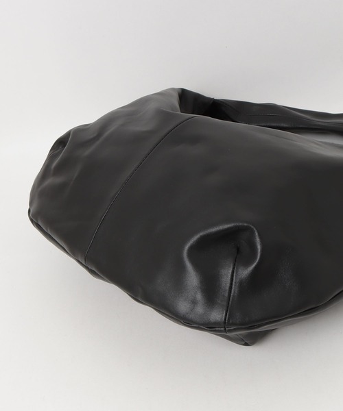 ONE.(ワンドット)の「【ONE.ワンドット】 Large Shoulder Bag / 撥水レザー(ショルダーバッグ・メンズ・ブラック・FREE)」の15枚目の写真