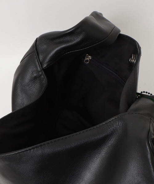 ONE.(ワンドット)の「【ONE.ワンドット】 Large Shoulder Bag / 撥水レザー(ショルダーバッグ・メンズ・ブラック・FREE)」の16枚目の写真
