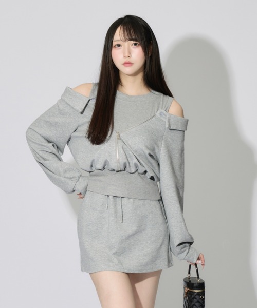 ALLuRing ChaRm(アリュリングチャーム)の「Layered Off-the-Shoulder Sweatsuit Set / レイヤードオフショルダースウェットセット(セットアップ・レディース・グレー・FREE)」の21枚目の写真