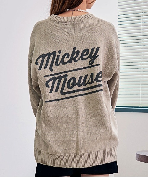 Disney（ディズニー）の「『DISNEY/ディズニー』加工風PRINT長袖ニット（ニット/セーター・レディース・アイボリー/サックスブルー/グレイッシュベージュ/スミクロ・M/L/LL）」の11枚目の写真