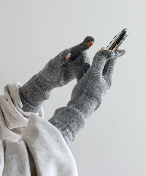 ANME(アンメ)の「ロゴ刺繍サムホールグローブ(手袋・レディース・オフホワイト/杢グレー/チャコールグレー/ブラウン・FREE)」の16枚目の写真