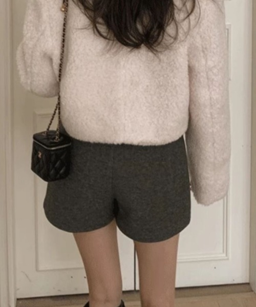 Vipoa(ヴィポア)の「スリムフィットショートパンツ(その他パンツ・レディース・ブラック/グレー・MEDIUM/LARGE)」の12枚目の写真