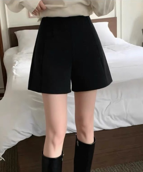 Vipoa(ヴィポア)の「ウールライクスリムショートパンツ(その他パンツ・レディース・ブラック/グレー・MEDIUM/LARGE)」の10枚目の写真