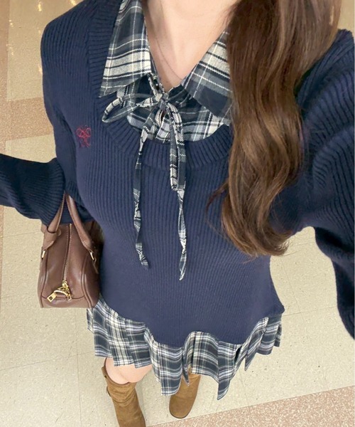 continuer de NICE CLAUP（コンティニューデナイスクラップ）の「【主役級のアイテム】裾プリーツドッキングミニワンピース（ワンピース・レディース・ネイビー/ブラウン/トップグレー・FREE）」の5枚目の写真